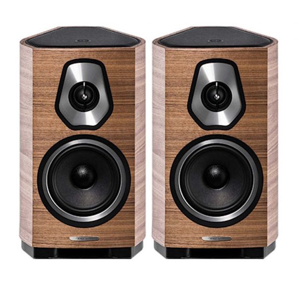 Sonus Faber Sonetto I Bookshelf Speakers studio shot